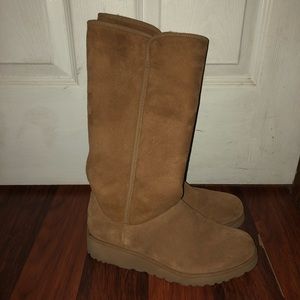 Tan Uggs